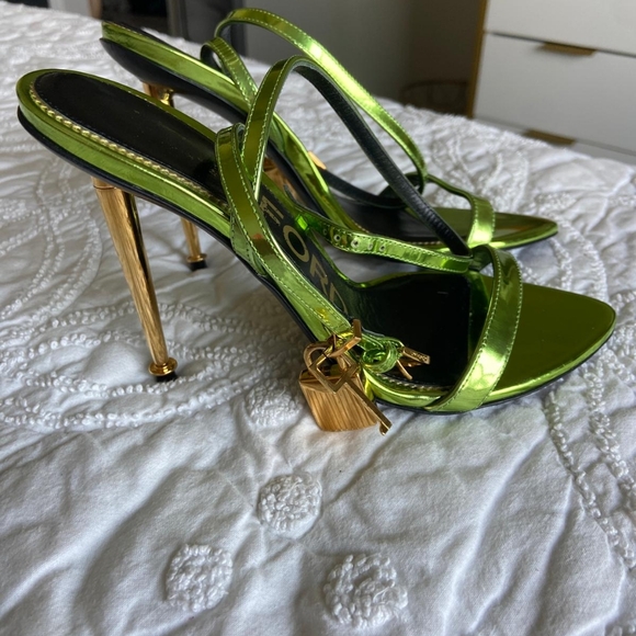 TOM FORD Green 90 Metallic Leather Padlock Sandals - Picture 10 of 12